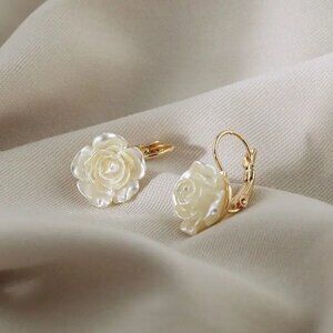 New French Pearl Camellia Earrings For Women, White Flower Earrings 1.5cm